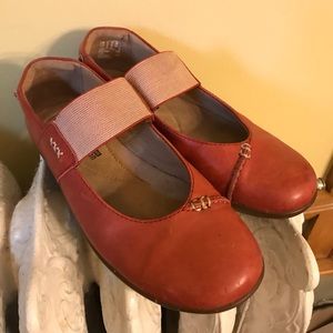 Clark's Collection Mary Jane Shoe Red Leather soft